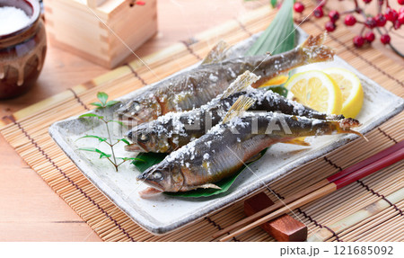 天然鮎の塩焼き （ 和歌山県 古座川産 天然アユ ） 郷土料理  121685092