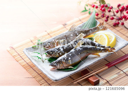 天然鮎の塩焼き ( 和歌山県 古座川産 天然アユ ) 郷土料理 天然鮎の塩焼き ( 和歌山県 古座川産 天然アユ ) 郷土料理 121685096