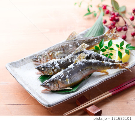 天然鮎の塩焼き ( 和歌山県 古座川産 天然アユ ) 郷土料理 天然鮎の塩焼き ( 和歌山県 古座川産 天然アユ ) 郷土料理 121685101