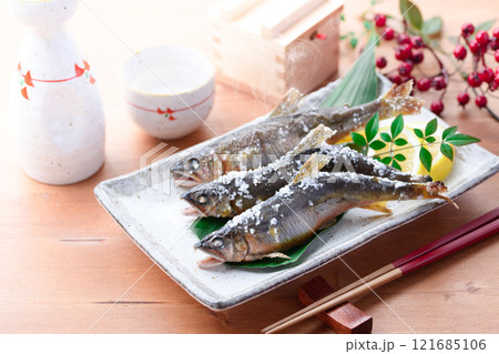 天然鮎の塩焼き （ 和歌山県 古座川産 天然アユ ） 郷土料理  121685106