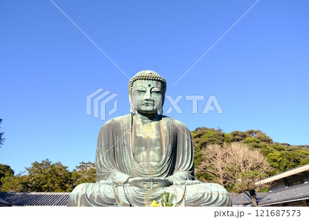 鎌倉の大仏と空 121687573