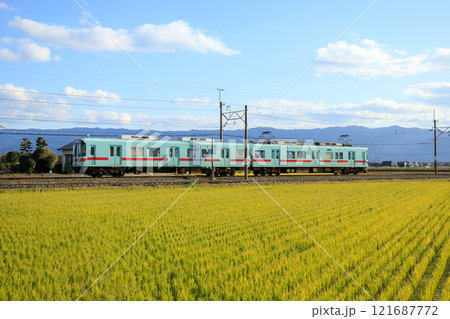 西鉄甘木線を走る7050形（西日本鉄道） 121687772