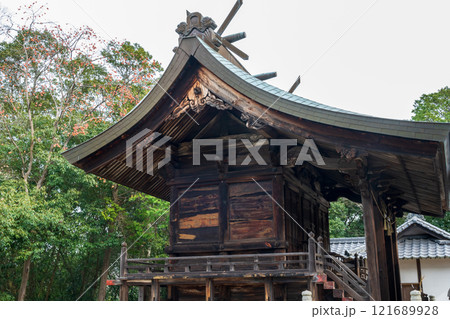 日本の岡山県玉野市八浜の古くて美しい建物 121689928