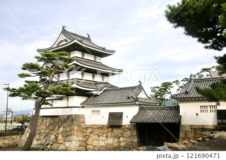 高松城跡・月見櫓（香川県・高松市） 121690471