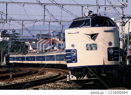 1980年 東海道本線西ノ宮駅付近を走る583系なは 1980年 東海道本線西ノ宮駅付近を走る583系なは 121690894