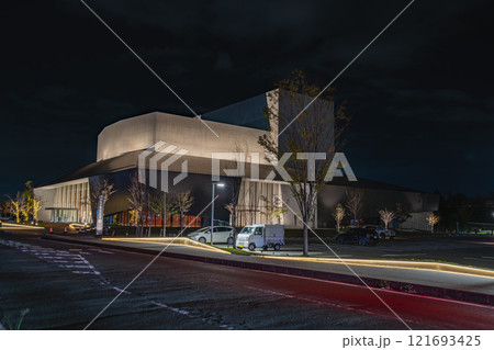 磐田市市民文化会館かたりあの長藤イルミネーションの風景(静岡県) 121693425