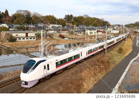 常磐線を走る特急列車・E657系「ときわ」「ひたち」1 常磐線を走る特急列車・E657系「ときわ」「ひたち」1 121695686