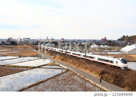 常磐線を走る特急列車・E657系「ときわ」「ひたち」5 121695690