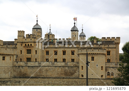 ロンドン塔 121695870