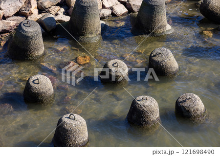 淀川のテトラポット(消波ブロック) 淀川のテトラポット(消波ブロック) 121698490