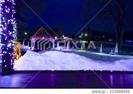 岩手県小岩井農場 雪まつりイルミネーションの夜 岩手県小岩井農場 雪まつりイルミネーションの夜 121698948