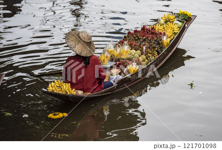 THAILAND RATCHABURI DAMNOEN SATUAK FLOATING MARKET 121701098