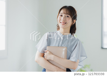 ビジネスウーマン 121703330