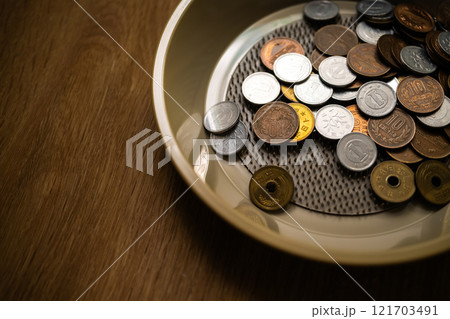 小銭で買い物 小銭で買い物 121703491