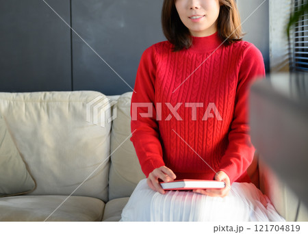 スタジオで撮影された人物ポートレートのコレクション スタジオで撮影された人物ポートレートのコレクション 121704819