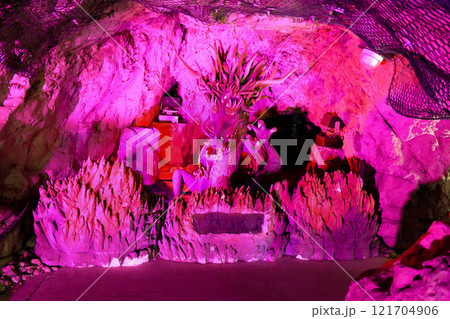 江の島 江の島信仰の地 岩屋(第二岩屋)の龍神 江の島 江の島信仰の地 岩屋(第二岩屋)の龍神 121704906