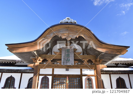 冬の北海道八雲町で黙照山龍穏寺境内の風景を撮影 冬の北海道八雲町で黙照山龍穏寺境内の風景を撮影 121704987