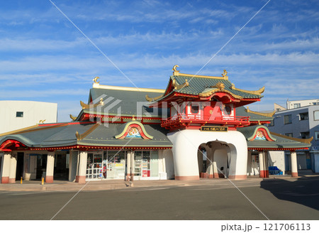 小田急 片瀬江ノ島駅の駅舎 小田急 片瀬江ノ島駅の駅舎 121706113