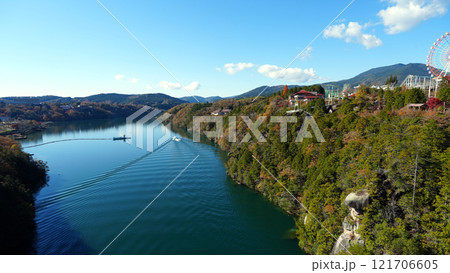 秋の恵那峡　遊覧船 121706605