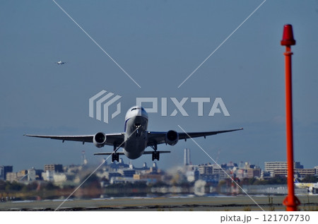 福岡空港 離陸直後 のボーイング777 福岡空港 離陸直後 のボーイング777 121707730