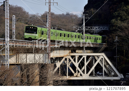 第四大和川橋梁を渡る201系普通電車 121707895