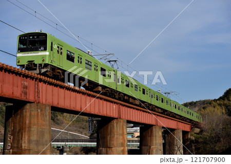 大和路線を走る201系普通電車6両 大和路線を走る201系普通電車6両 121707900