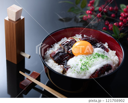 ふわふわのトロロと鰻で栄養満点！うなぎの山かけ丼 121708902