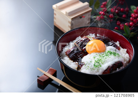 ふわふわのトロロと鰻で栄養満点!うなぎの山かけ丼 ふわふわのトロロと鰻で栄養満点!うなぎの山かけ丼 121708905