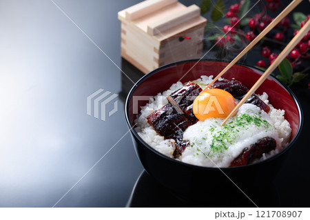 ふわふわのトロロと鰻で栄養満点！うなぎの山かけ丼 121708907