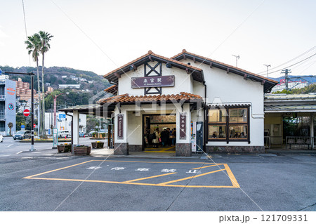 【静岡県】風情を感じられる外観の来宮駅 121709331