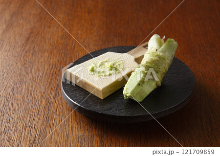 生わさび　木目背景 121709859