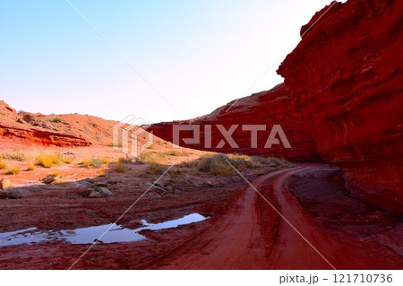 浸食と風食により形成された地形 121710736