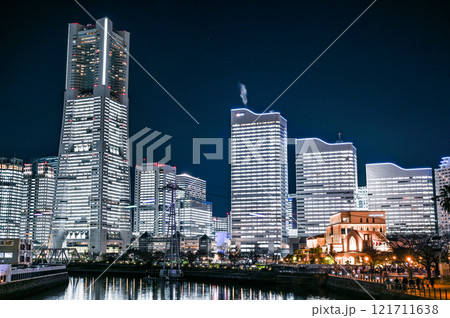 全館点灯の横浜みなとみらい 全館点灯の横浜みなとみらい 121711638