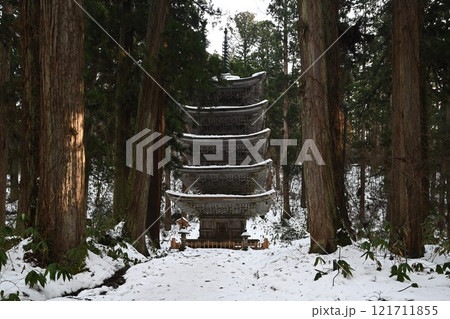 羽黒山五重塔 121711855