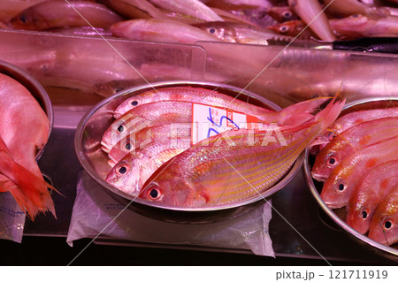 香港島北角の市場で売られるイトヨリ。日本ではなじみのない魚も多い 香港島北角の市場で売られるイトヨリ。日本ではなじみのない魚も多い 121711919