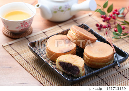 日本を代表する和菓子 今川焼き （ 大判焼き ）回転焼 121713189