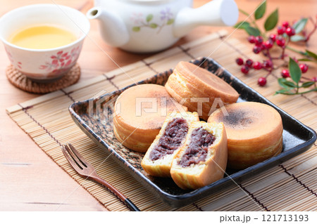 日本を代表する和菓子 今川焼き （ 大判焼き ）回転焼 121713193