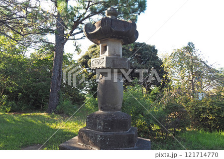 慈恩寺  玄奘三藏骨塔の石灯籠【埼玉県さいたま市岩槻区】  121714770