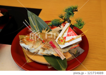 お祝い鯛の塩焼き 121714889