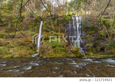 山梨県都留市の太郎・次郎滝 山梨県都留市の太郎・次郎滝 121714921