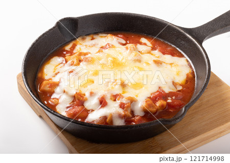 鶏肉のトマト煮込み 121714998