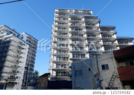 秀和レジデンスのある風景 121724182