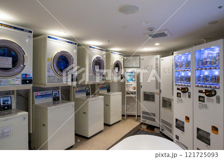 沖縄県恩納村にあるシェラトン沖縄 サンマリーナリゾートのランドリールーム、コインランドリー、製氷機 121725093