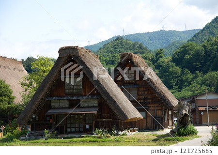 合掌造りのある風景 合掌造りのある風景 121725685