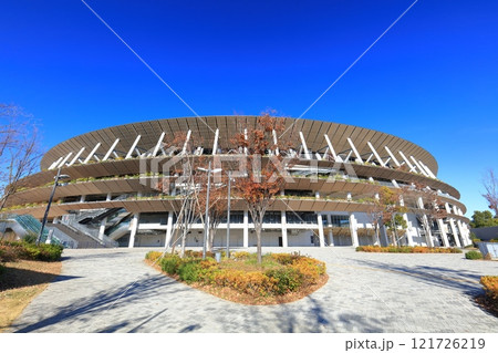 【東京都】快晴の新国立競技場 121726219