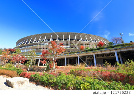 【東京都】快晴の新国立競技場 121726228