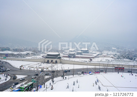 Winter snow at Gyeongbokgung Palace in Seoul, South Korea. Geunjeongjeon Pavilion of Gyeongbokgung South Korea's historical landmarks 121726772
