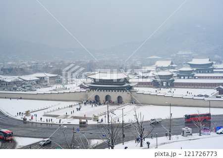Winter snow at Gyeongbokgung Palace in Seoul, South Korea. Geunjeongjeon Pavilion of Gyeongbokgung South Korea's historical landmarks 121726773