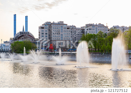 Bolotnaya Square Floating fountains on the Moscow River On Luzhkov Bridge 121727512