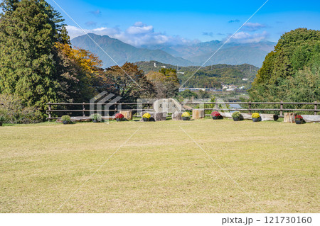 飯田市のJR飯田線の天竜峡駅周辺の風景(長野県) 121730160